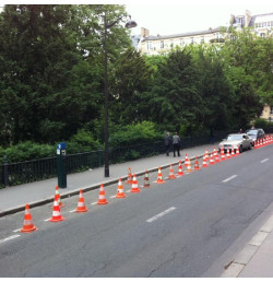 Cône de chantier orange avec bandes réfléchissantes – IDEQUIP