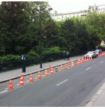 Cône de chantier orange avec bandes réfléchissantes – IDEQUIP