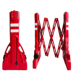 Barrière PVC avec bandes rétroréfléchissantes