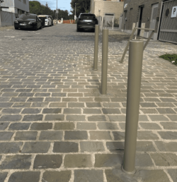 Potelet flexible tête plate Ø80 mm – Mémoire de forme – IDEQUIP