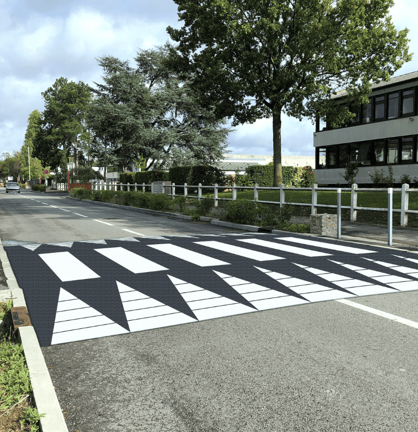 Plateau coussin ralentisseur avec passage piéton H100mm sur mesure