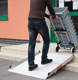 Rampe d'accès PMR aluminium avec chasse-roue | RAMP122ALU / RAMP183ALU