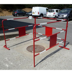 Barrière de chantier mobile rouge blanc en acier | IDEQUIP