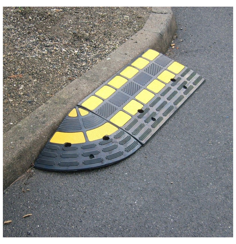 Lot De 2 Rampes De Trottoir En Caoutchouc Recyclé - 500x250x45 Mm, Pour Garage Et Accès Véhicules
