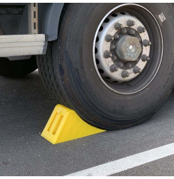 Cale roue poids lourds PEHD – Infranchissable & conforme | IDEQUIP