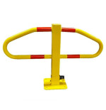 Barrière rabattable de parking avec pied central